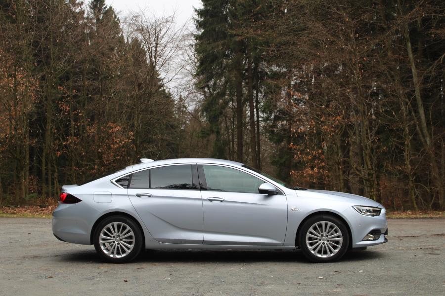  Opel Insignia Grand Sport Turbo D 2017 года  (фото 22 из 29)